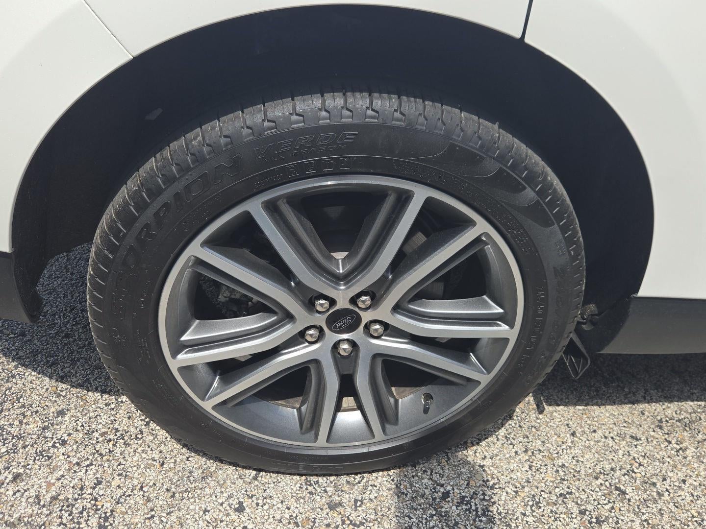 2024 Ford Edge Titanium