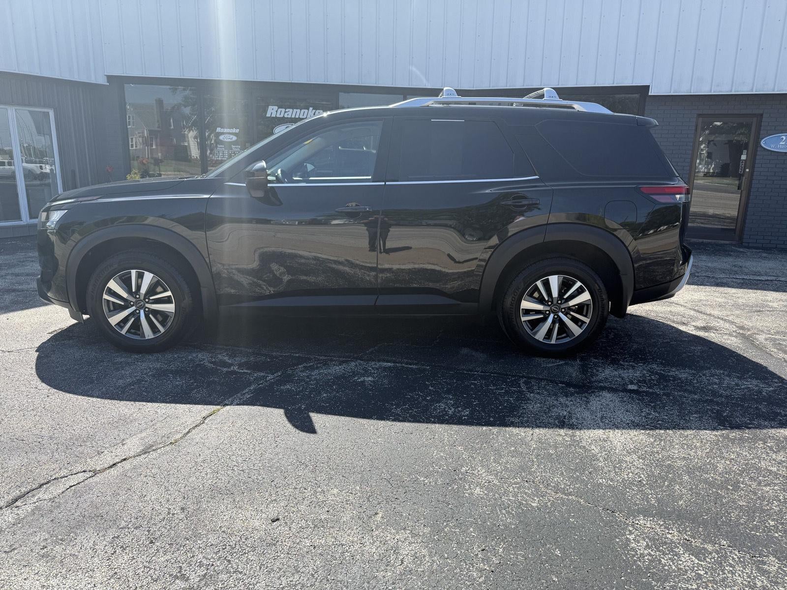 2024 Nissan Pathfinder SL