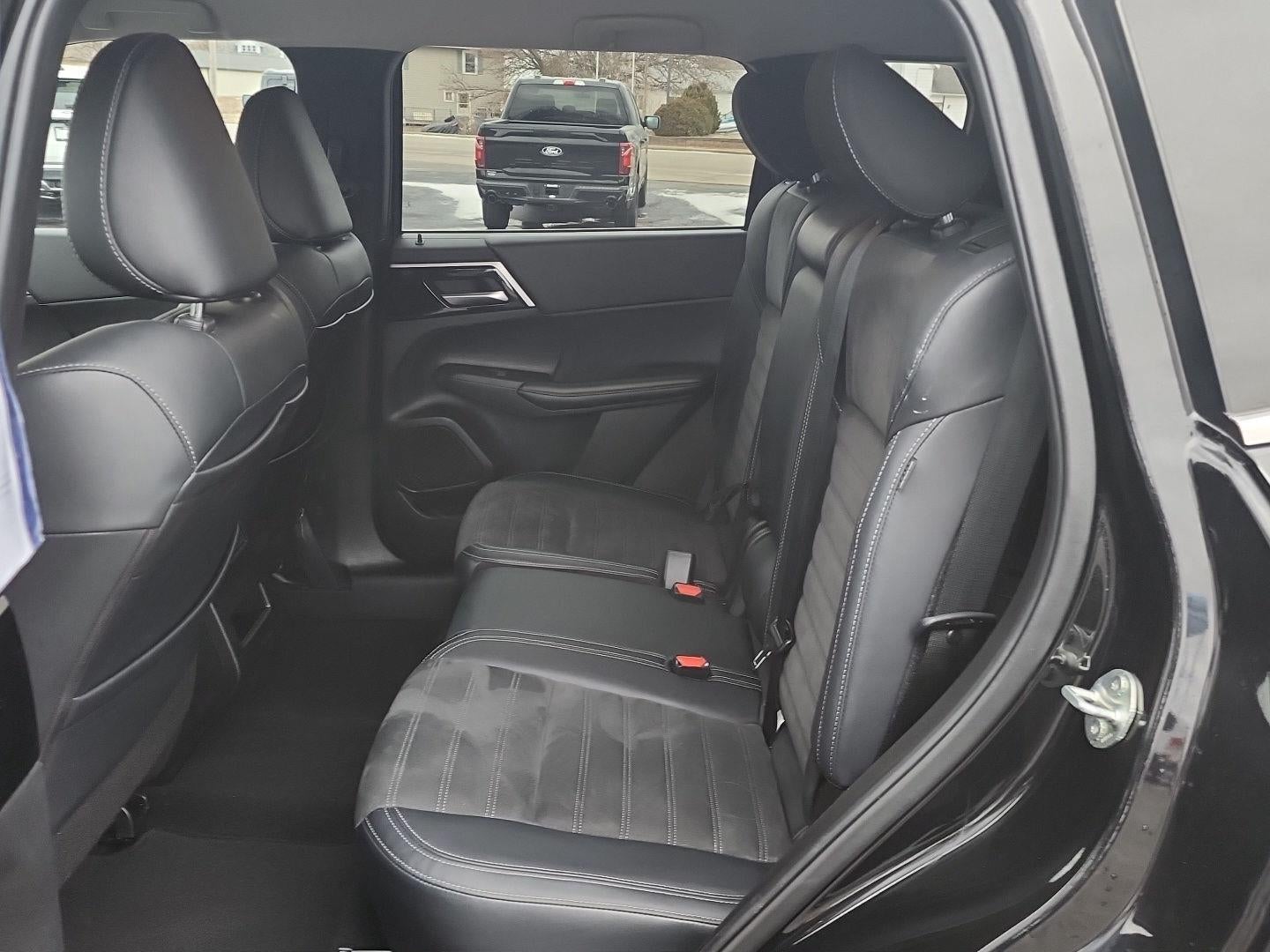 2024 Mitsubishi OUTLANDER SE BLACK EDITION FWD