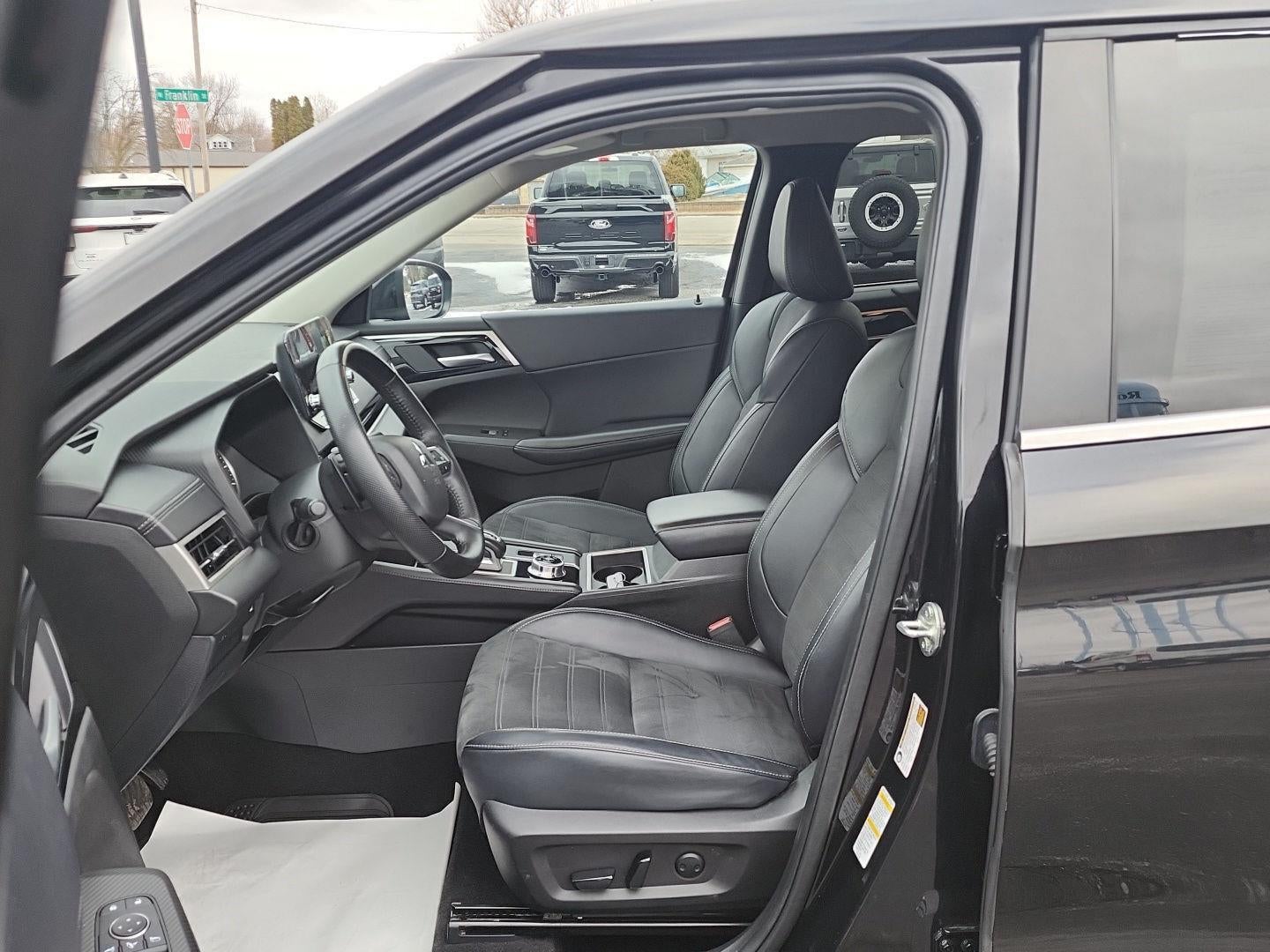 2024 Mitsubishi OUTLANDER SE BLACK EDITION FWD