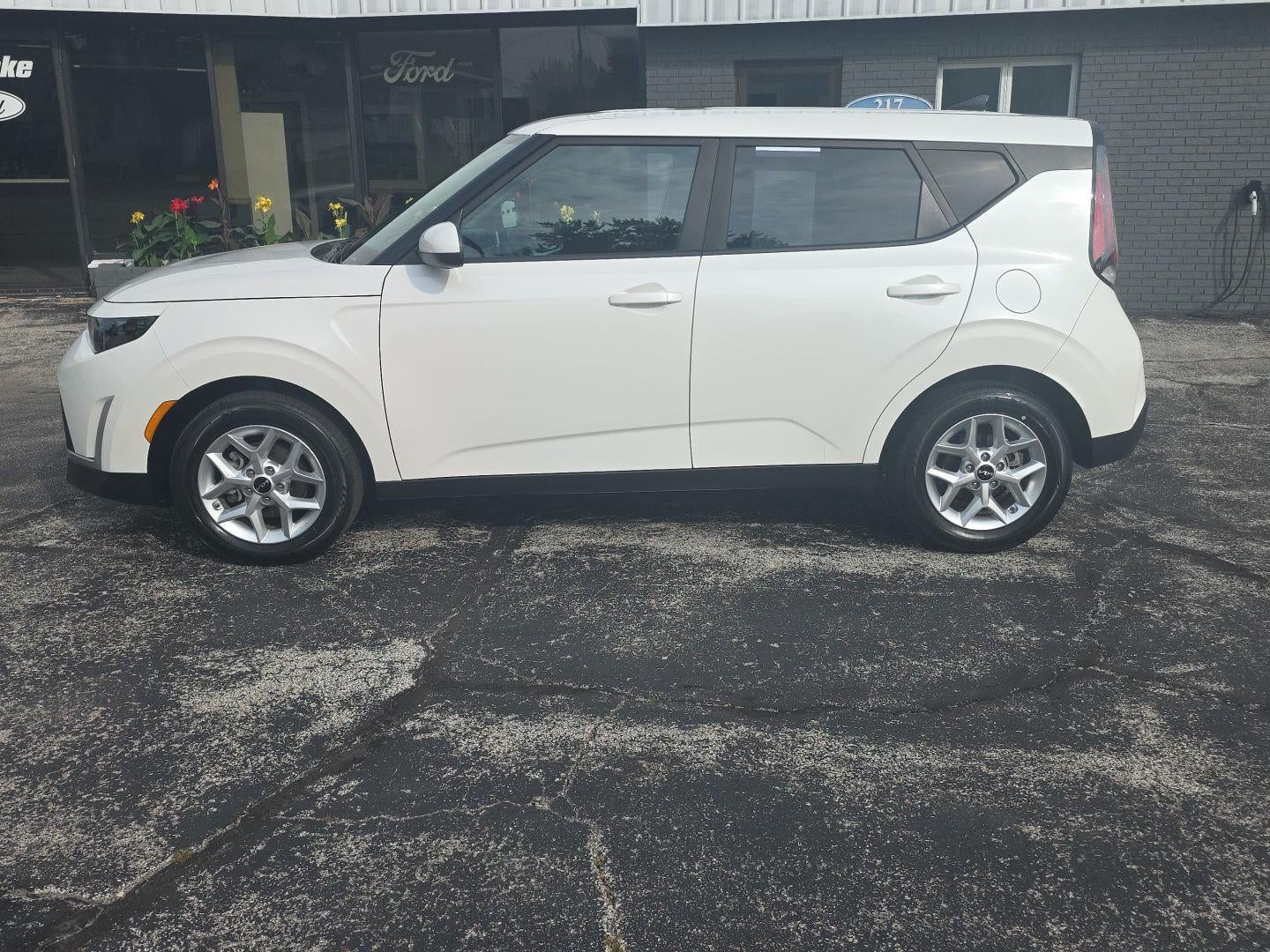 2025 Kia SOUL LX FWD