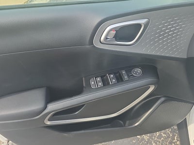 2025 Kia SOUL LX FWD