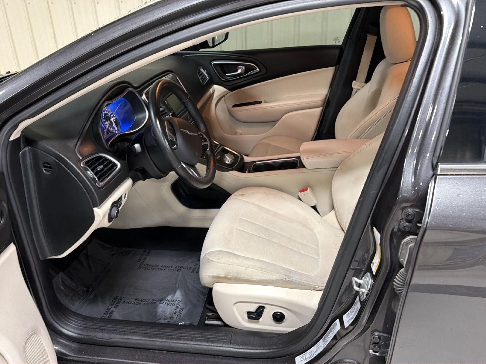 2016 Chrysler 200 Limited