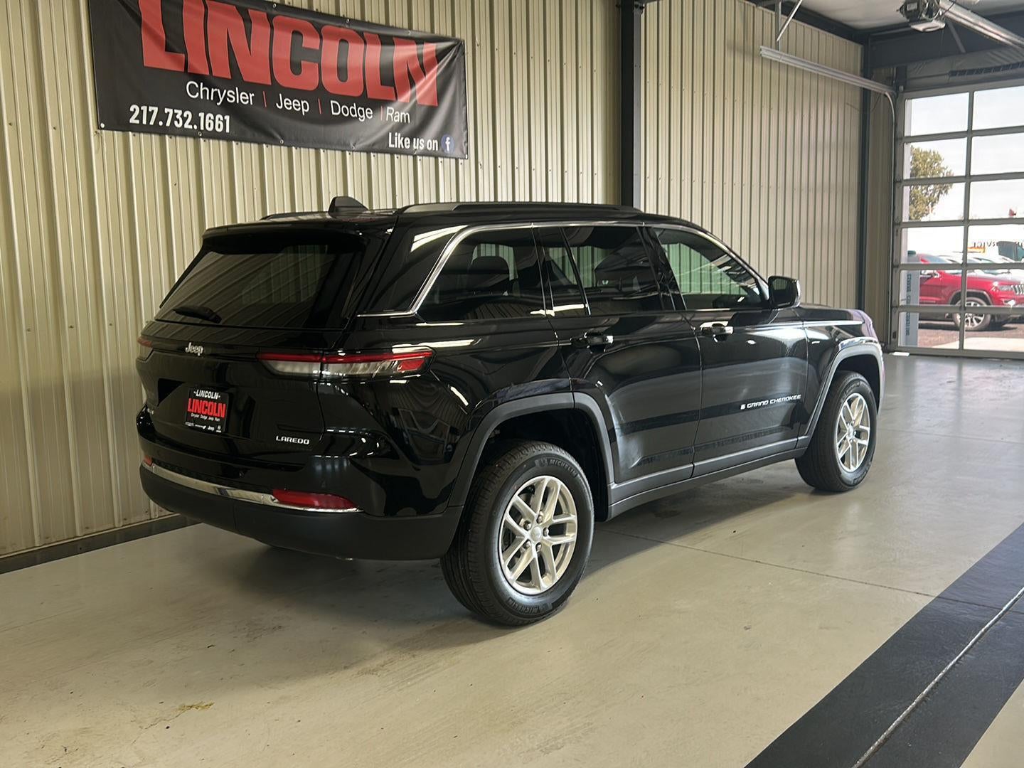 2026 Jeep Grand Cherokee Laredo