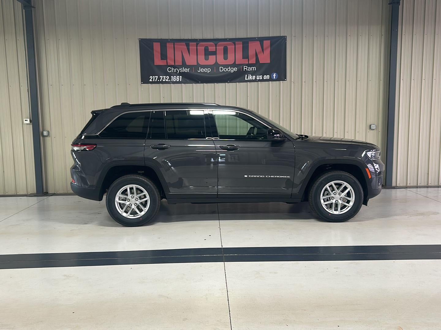 2026 Jeep Grand Cherokee Laredo