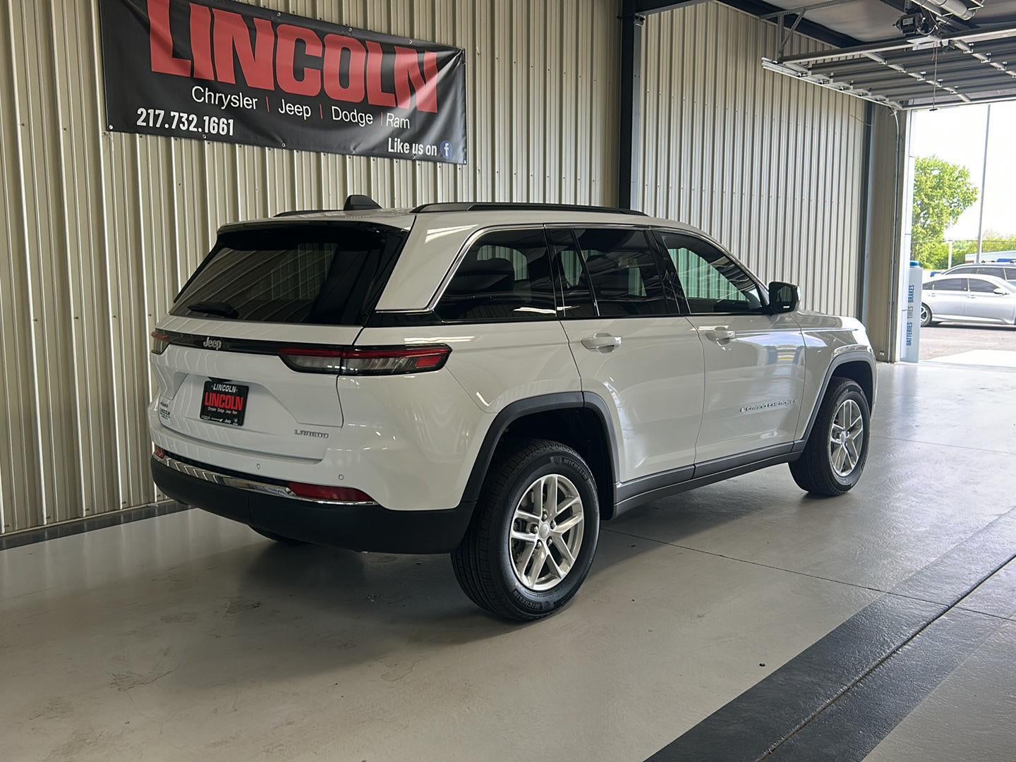 2026 Jeep Grand Cherokee Laredo