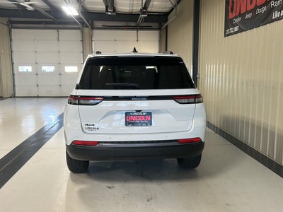 2026 Jeep Grand Cherokee Laredo Altitude