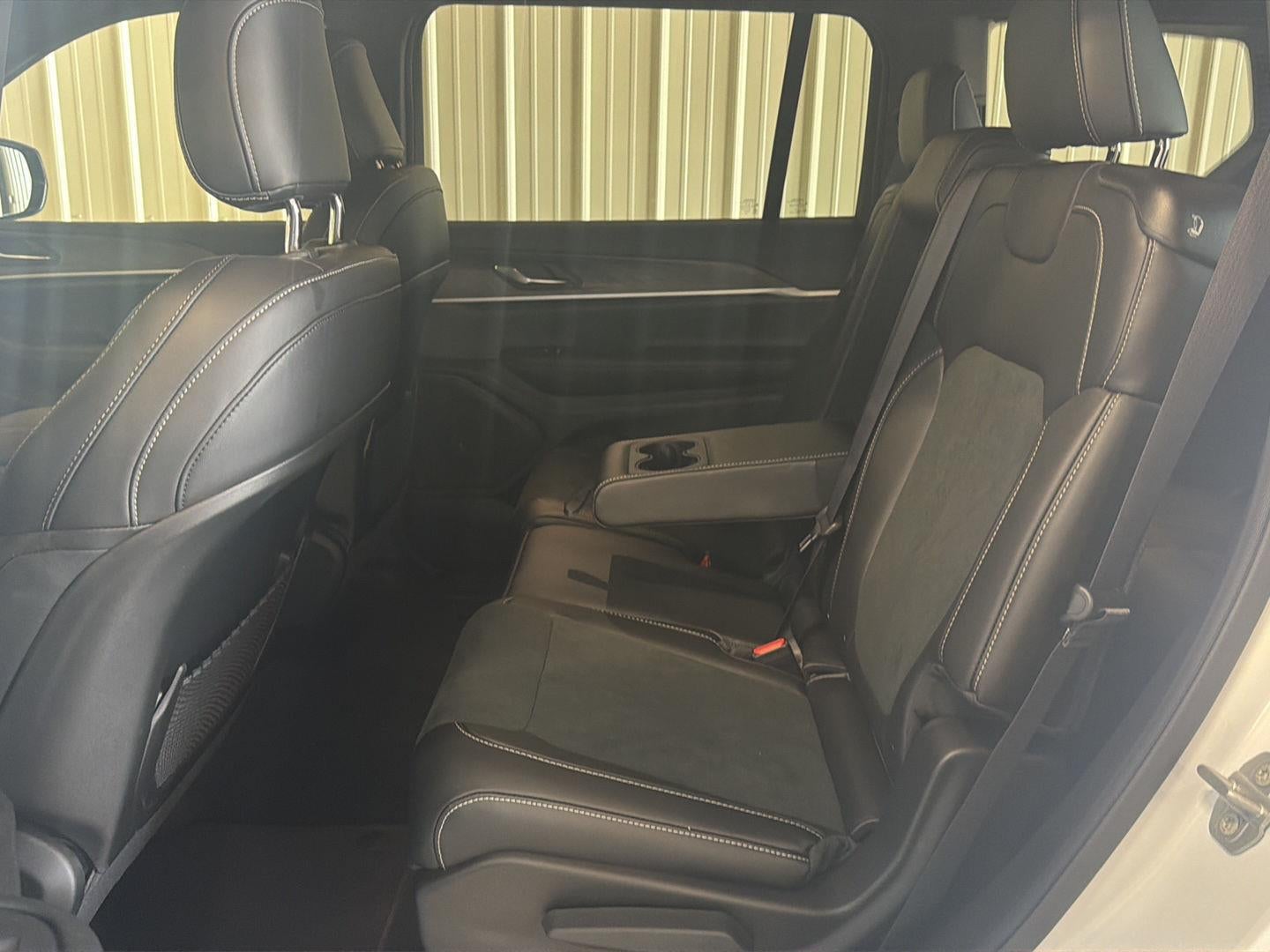 2026 Jeep Grand Cherokee L Laredo Altitude