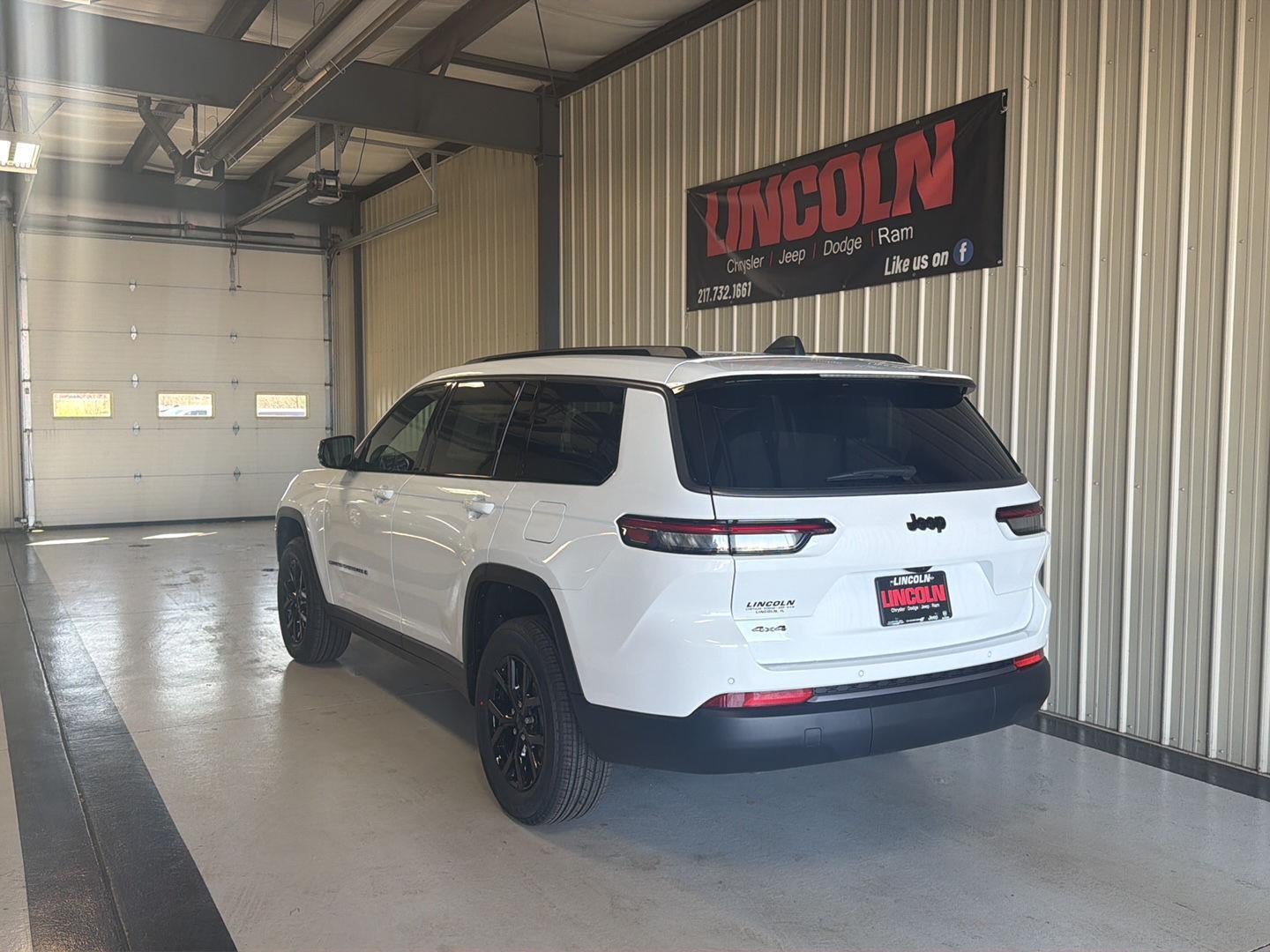 2026 Jeep Grand Cherokee L Laredo Altitude
