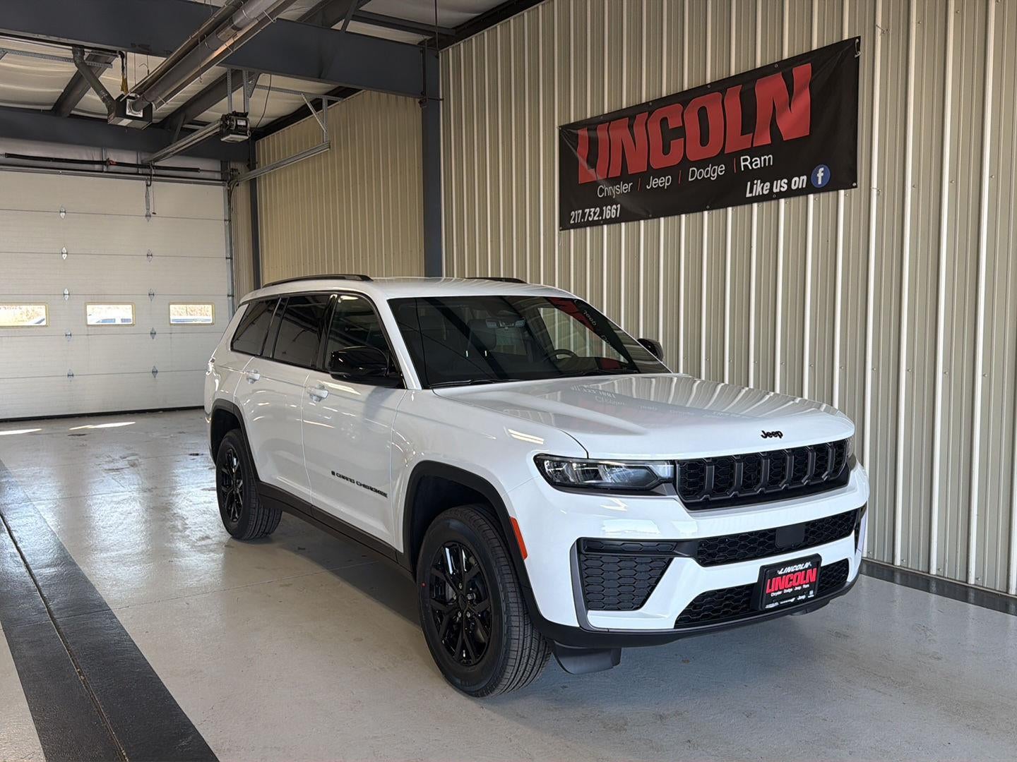 2026 Jeep Grand Cherokee L Laredo Altitude