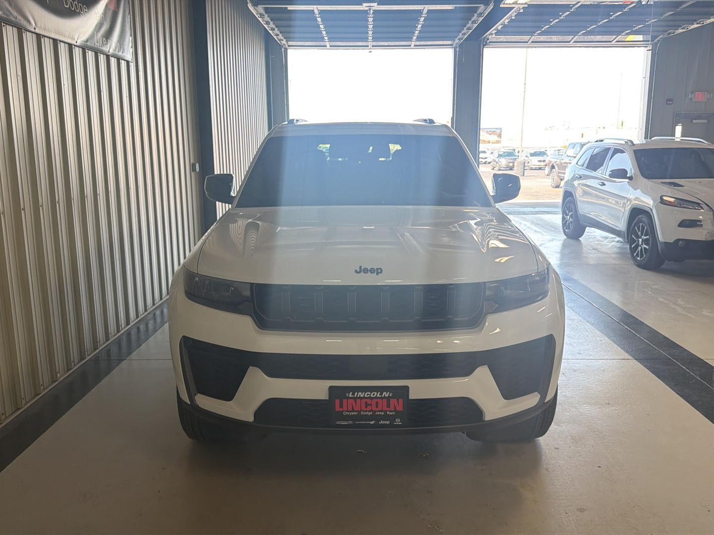 2026 Jeep Grand Cherokee L Laredo Altitude