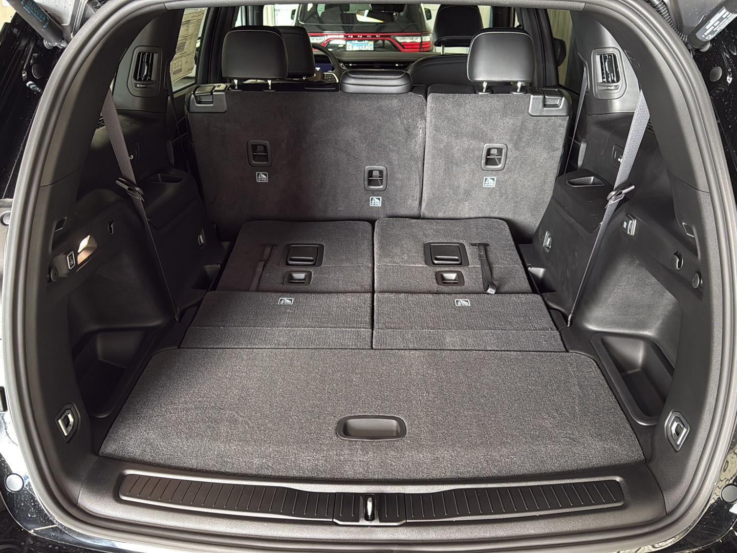 2026 Jeep Grand Cherokee L Laredo Altitude