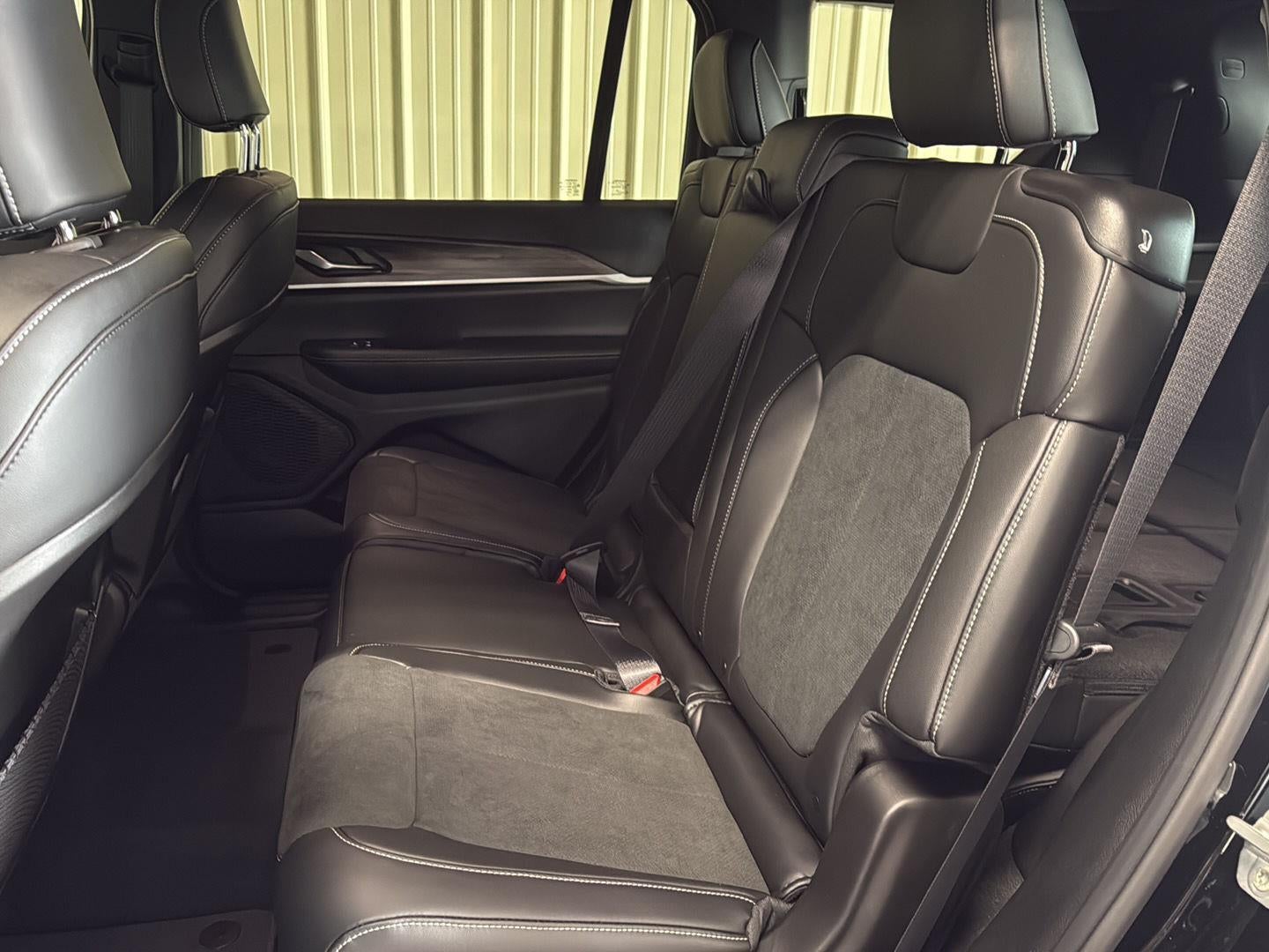 2026 Jeep Grand Cherokee L Laredo Altitude