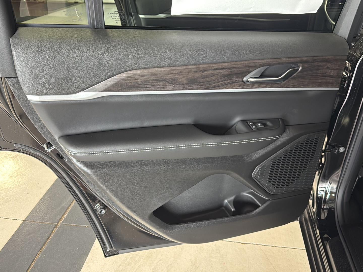 2026 Jeep Grand Cherokee L Laredo Altitude