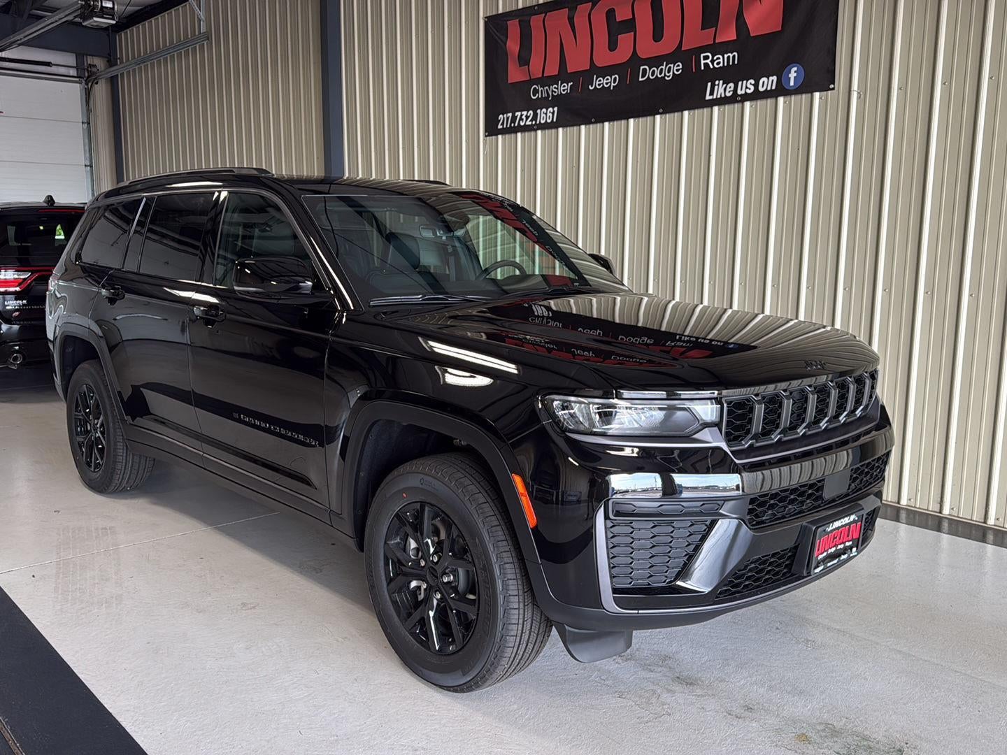 2026 Jeep Grand Cherokee L Laredo Altitude