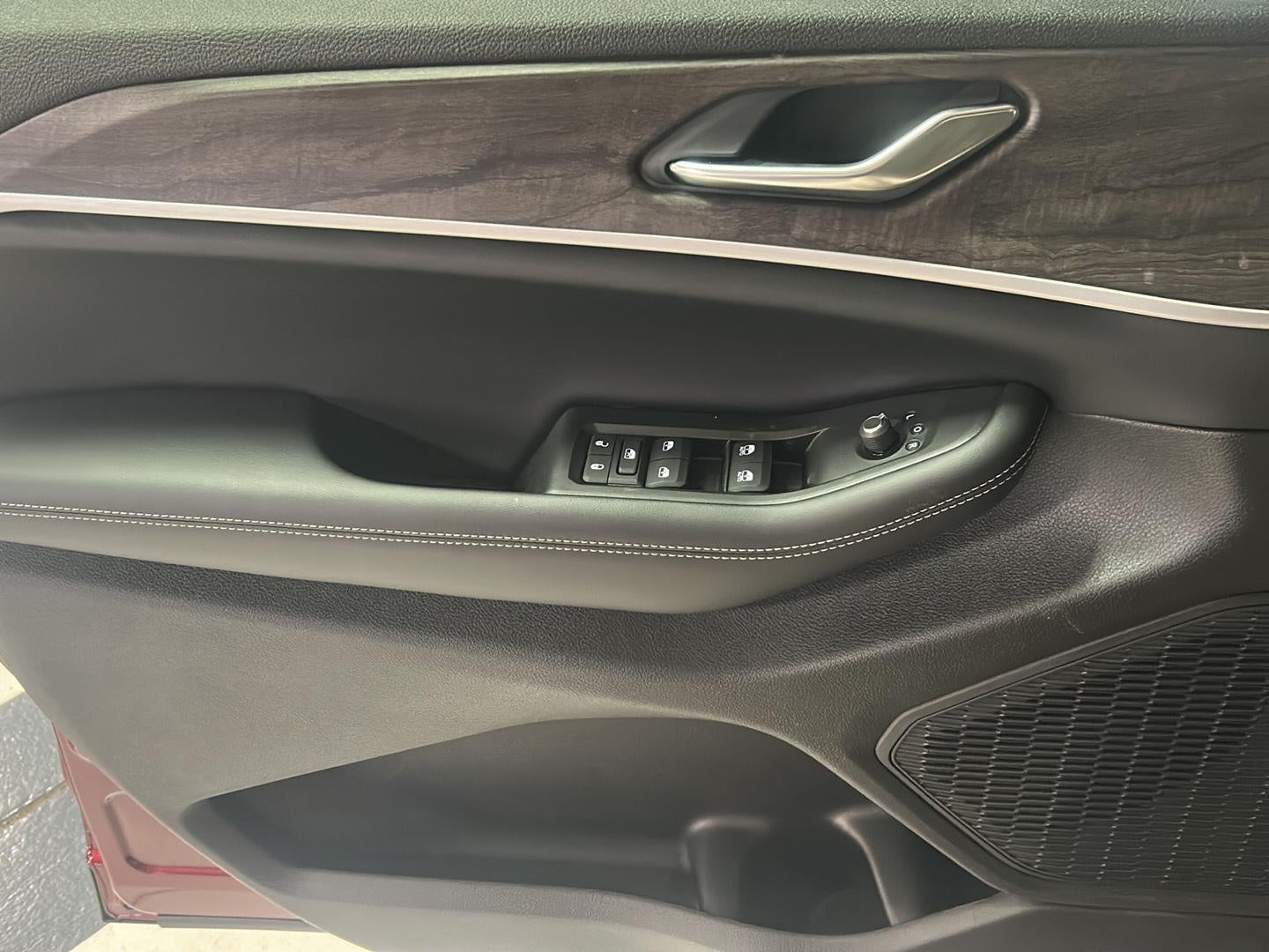 2026 Jeep Grand Cherokee L Laredo Altitude