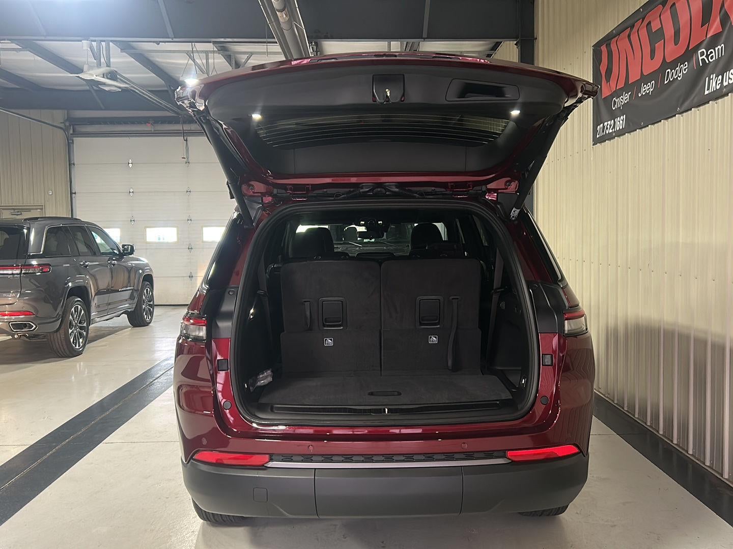 2026 Jeep Grand Cherokee L Laredo Altitude