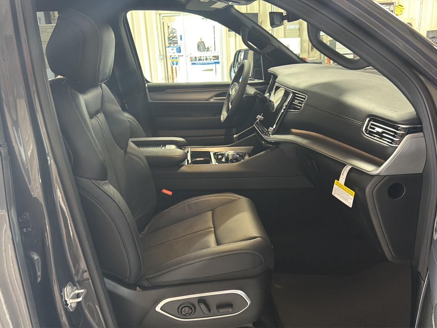 2026 Jeep Grand Wagoneer Limited Altitude