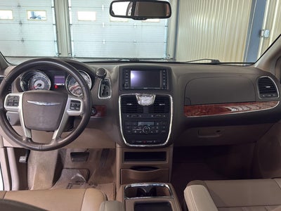2016 Chrysler Town & Country Touring