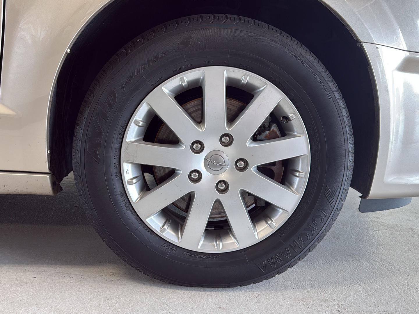 2016 Chrysler Town & Country Touring