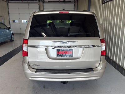 2016 Chrysler Town & Country Touring