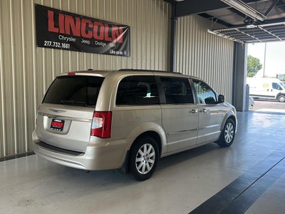 2016 Chrysler Town & Country Touring