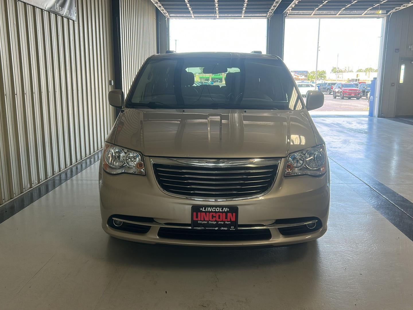 2016 Chrysler Town & Country Touring