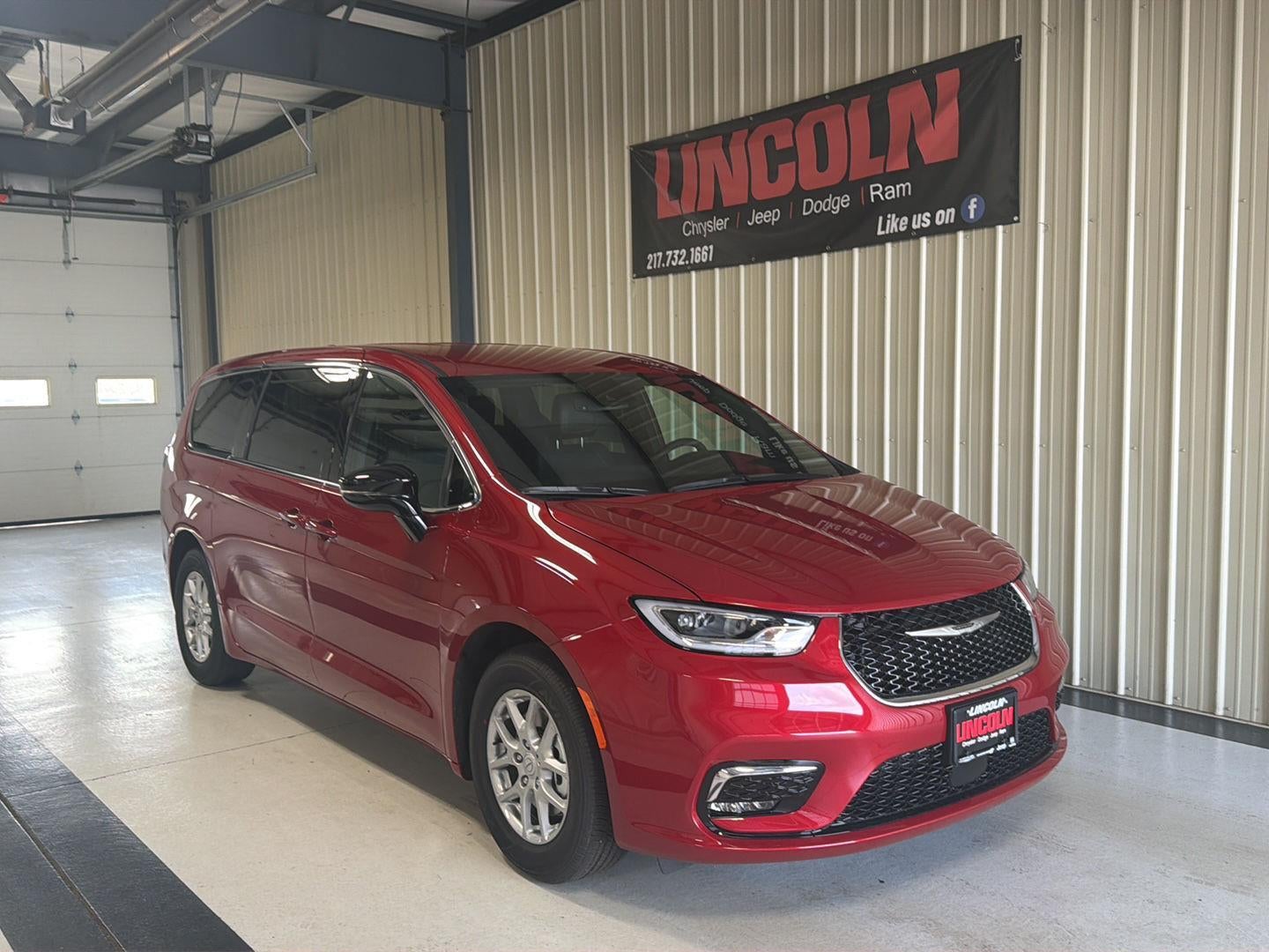 2026 Chrysler Pacifica Select