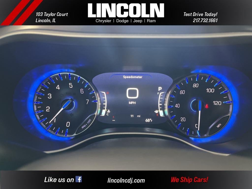 2026 Chrysler Pacifica Select