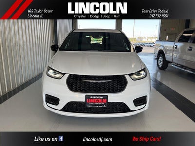 2026 Chrysler Pacifica Select