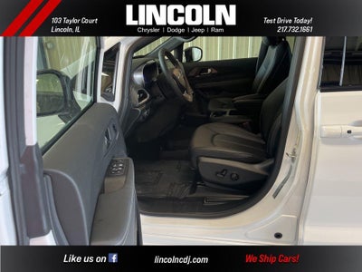 2026 Chrysler Pacifica Select