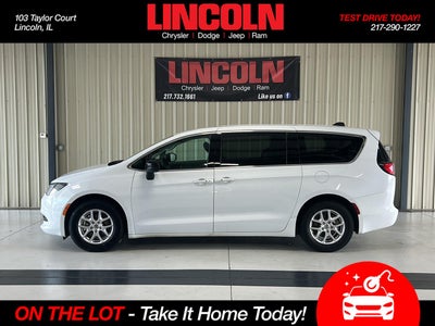 2024 Chrysler Voyager LX