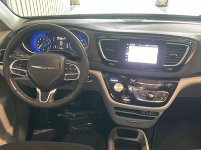 2024 Chrysler Voyager LX