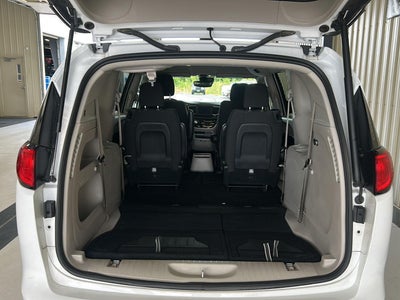 2024 Chrysler Voyager LX
