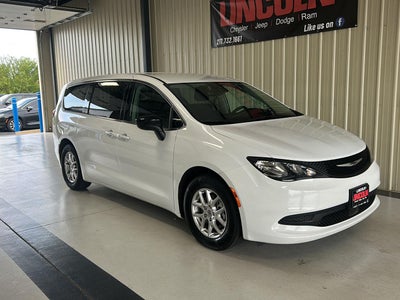 2024 Chrysler Voyager LX