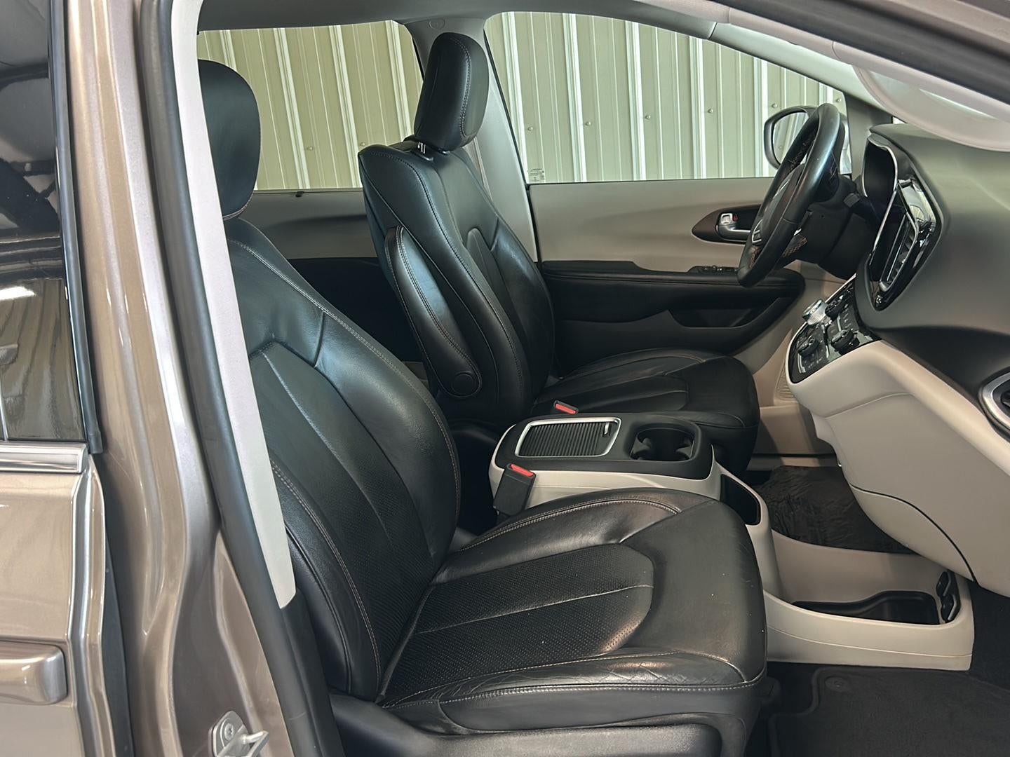 2017 Chrysler Pacifica Touring-L Plus