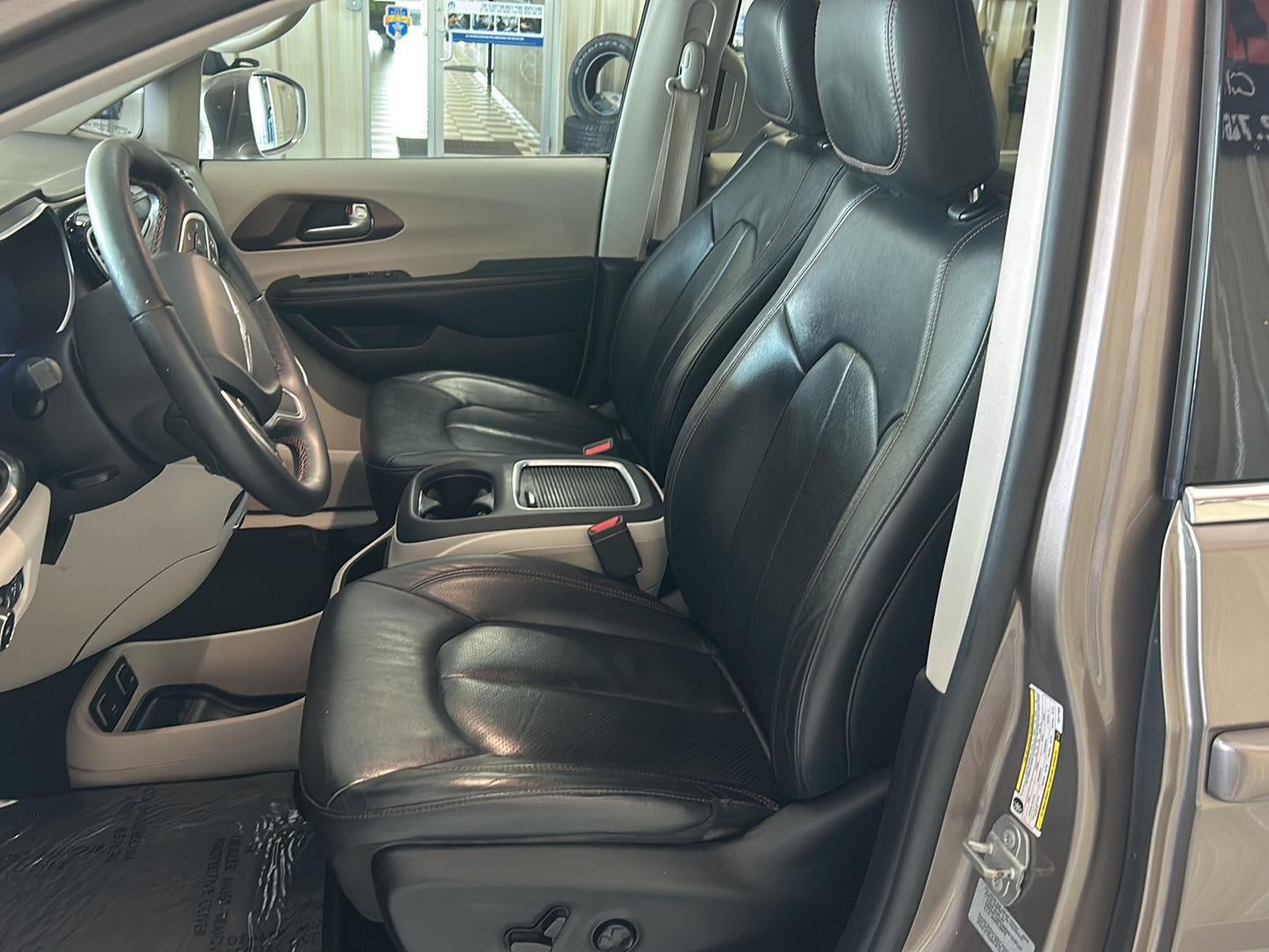 2017 Chrysler Pacifica Touring-L Plus
