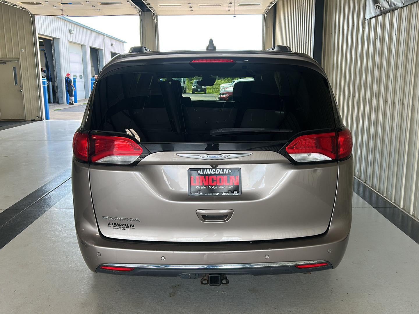 2017 Chrysler Pacifica Touring-L Plus