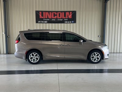 2017 Chrysler Pacifica Touring-L Plus