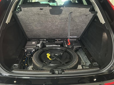 2023 Volvo XC60 Plus Dark Theme