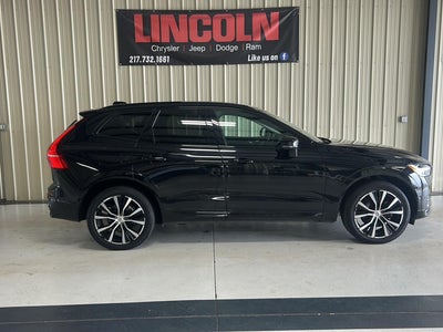 2023 Volvo XC60 Plus Dark Theme