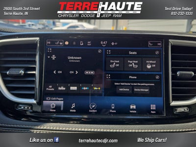 2023 Chrysler Pacifica Touring L