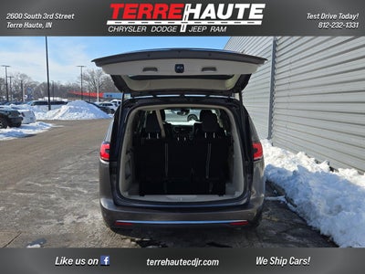 2023 Chrysler Pacifica Touring L