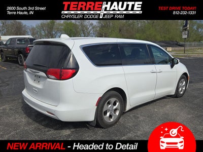 2017 Chrysler Pacifica LX