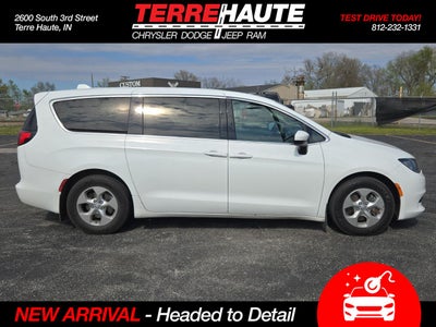 2017 Chrysler Pacifica LX