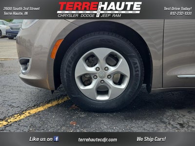 2017 Chrysler Pacifica Touring-L Plus