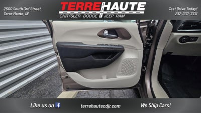 2017 Chrysler Pacifica Touring-L Plus