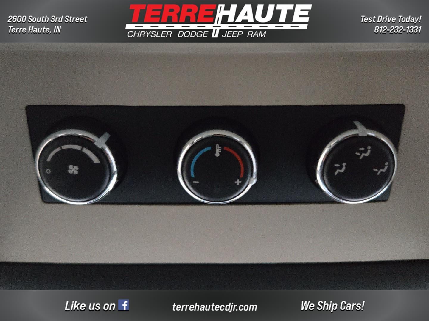 2012 Volkswagen Routan SE