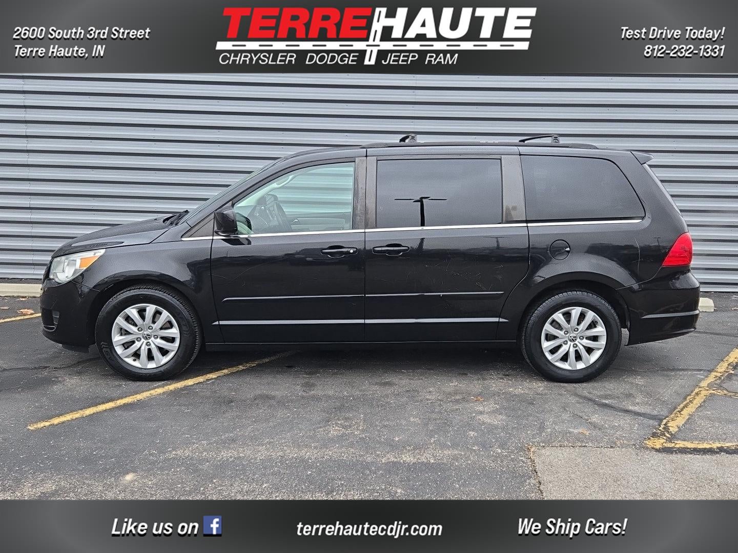2012 Volkswagen Routan SE