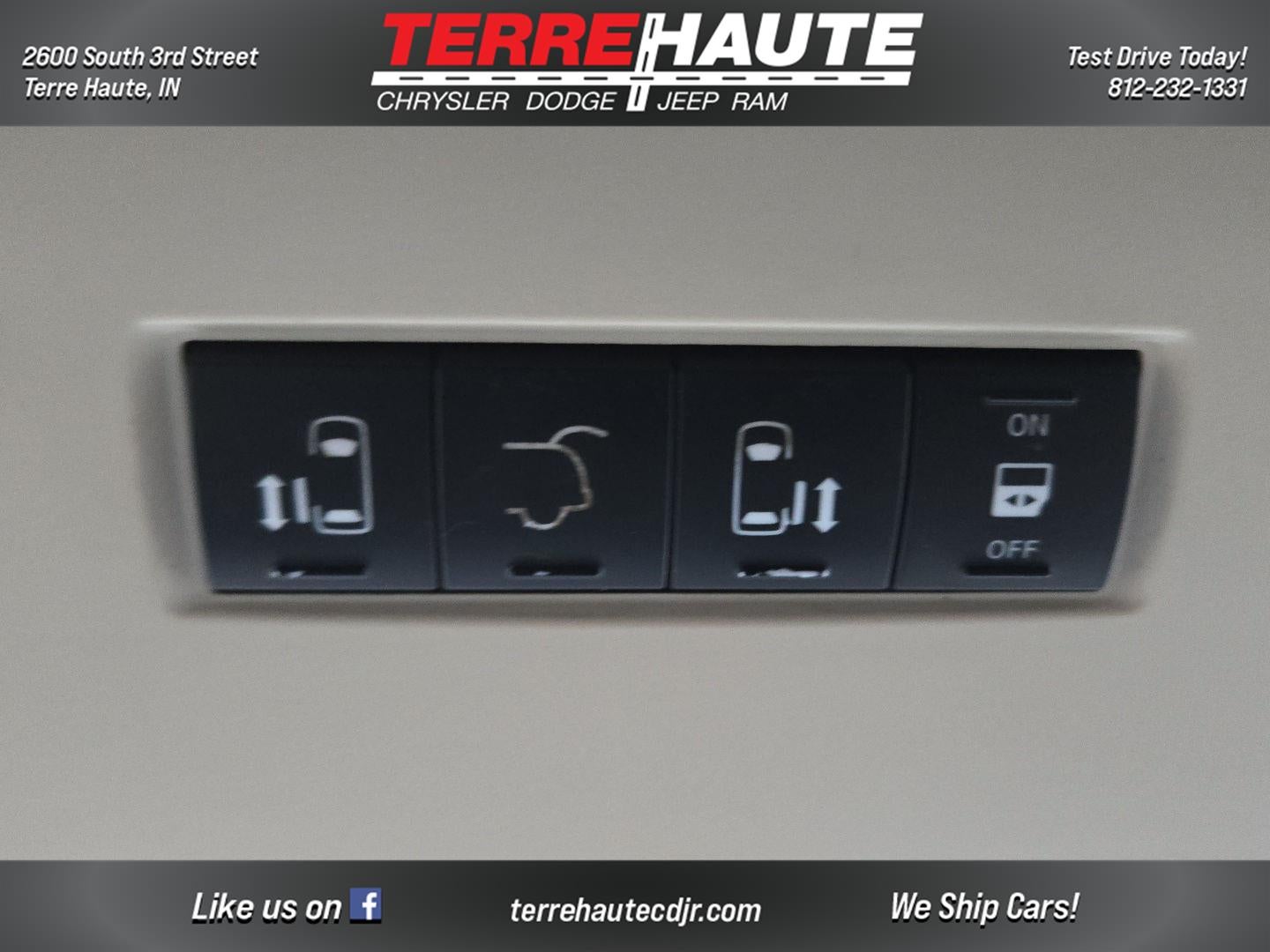 2012 Volkswagen Routan SE